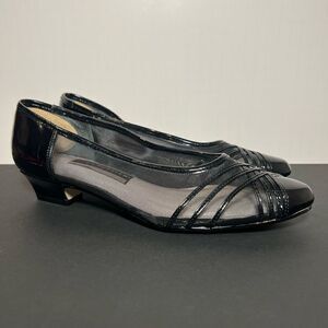 Womens HUSH PUPPIES Transparent Black Cap Toe Pump Heels / Size 7 Medium